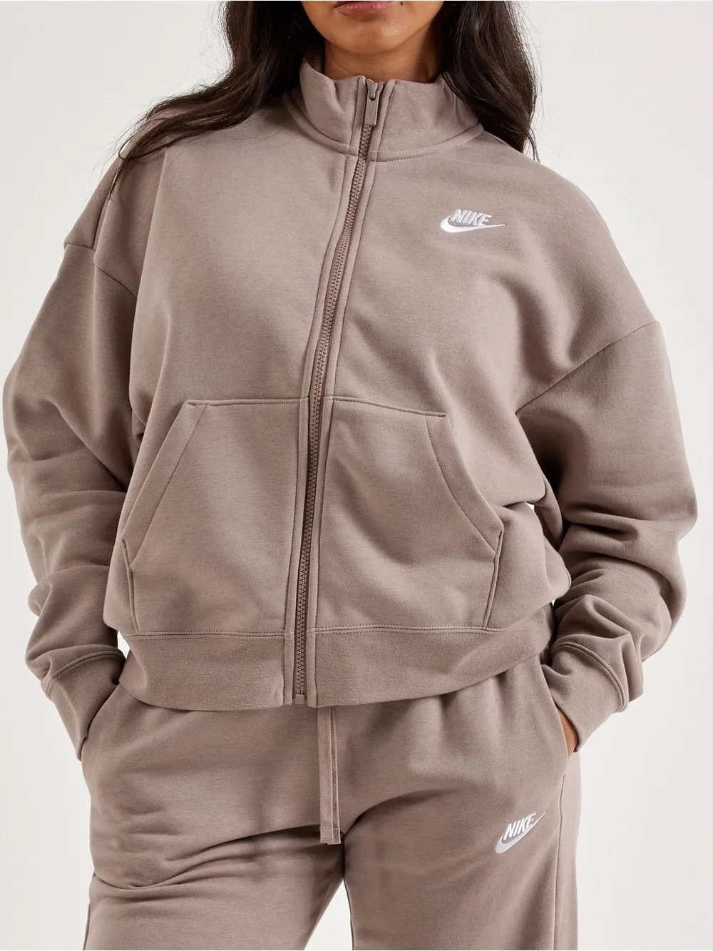 Nike Women’s Club Fleece Track Jacket & Mid-Rise Oversized Sweatpants Set Large